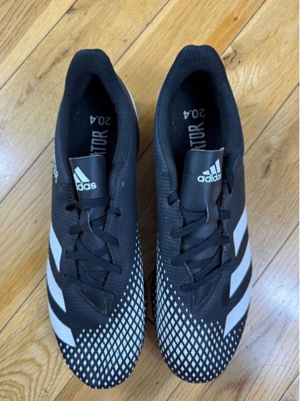 adidas Men’s Black & White Predator 20.4
Soccer Cleats Size 11
